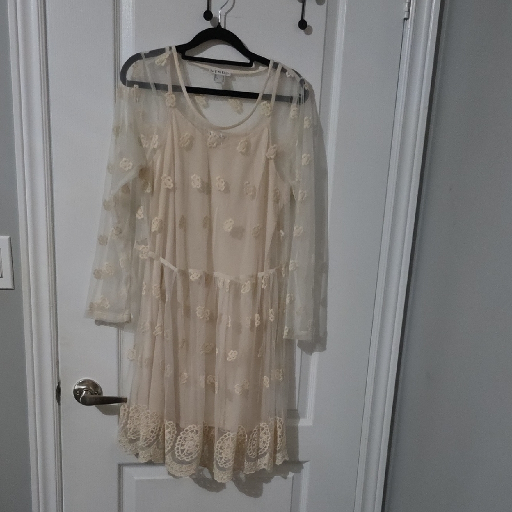 VENUS Cream Lace Dress